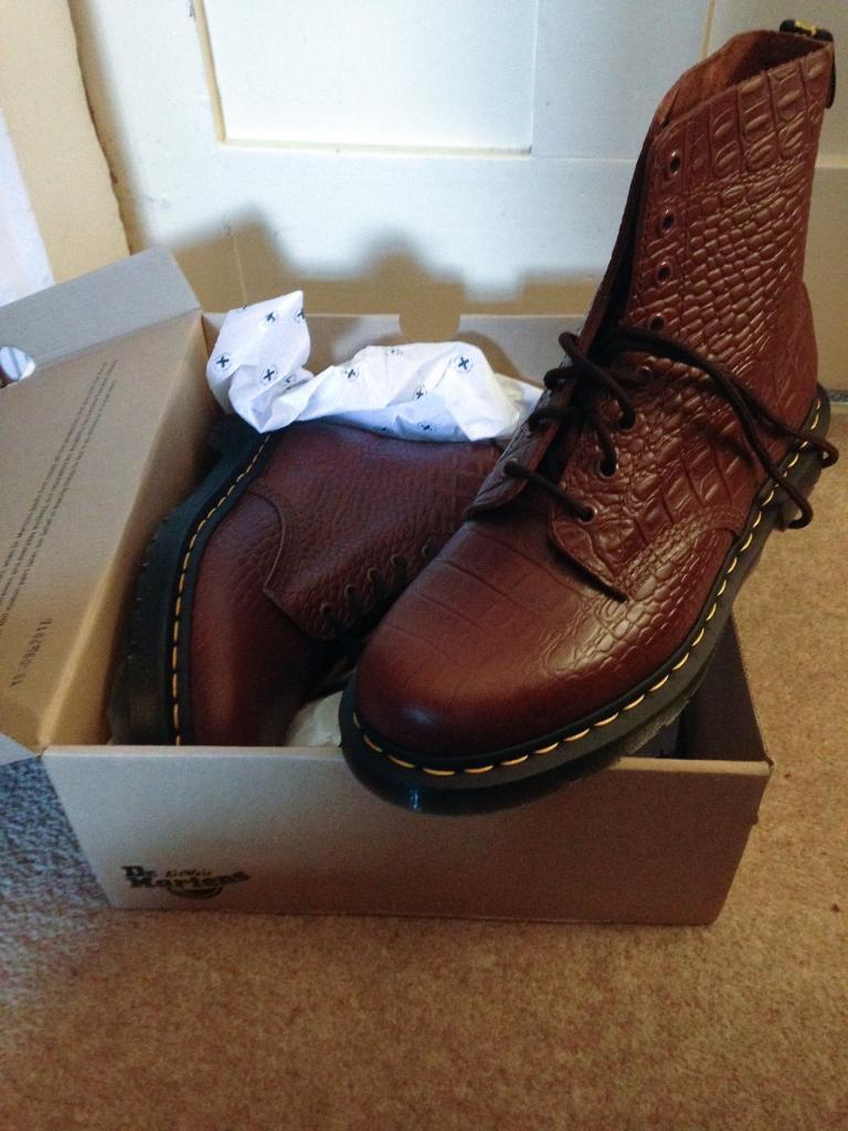 dr martens pascal croc brown
